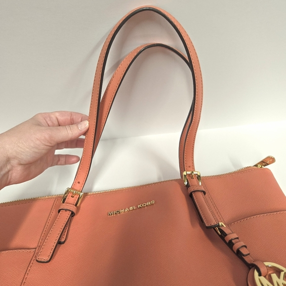 Michael Kors Charlotte Large Tote Handbag Coral Salmon - Picture 6 of 9